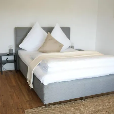 Boho Stil Mit Flussblick Nahe Stadtzentrum