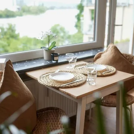 Boho Stil Mit Flussblick Nahe Stadtzentrum Appartement