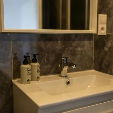 Appartement Boho Stil Mit Flussblick Nahe Stadtzentrum